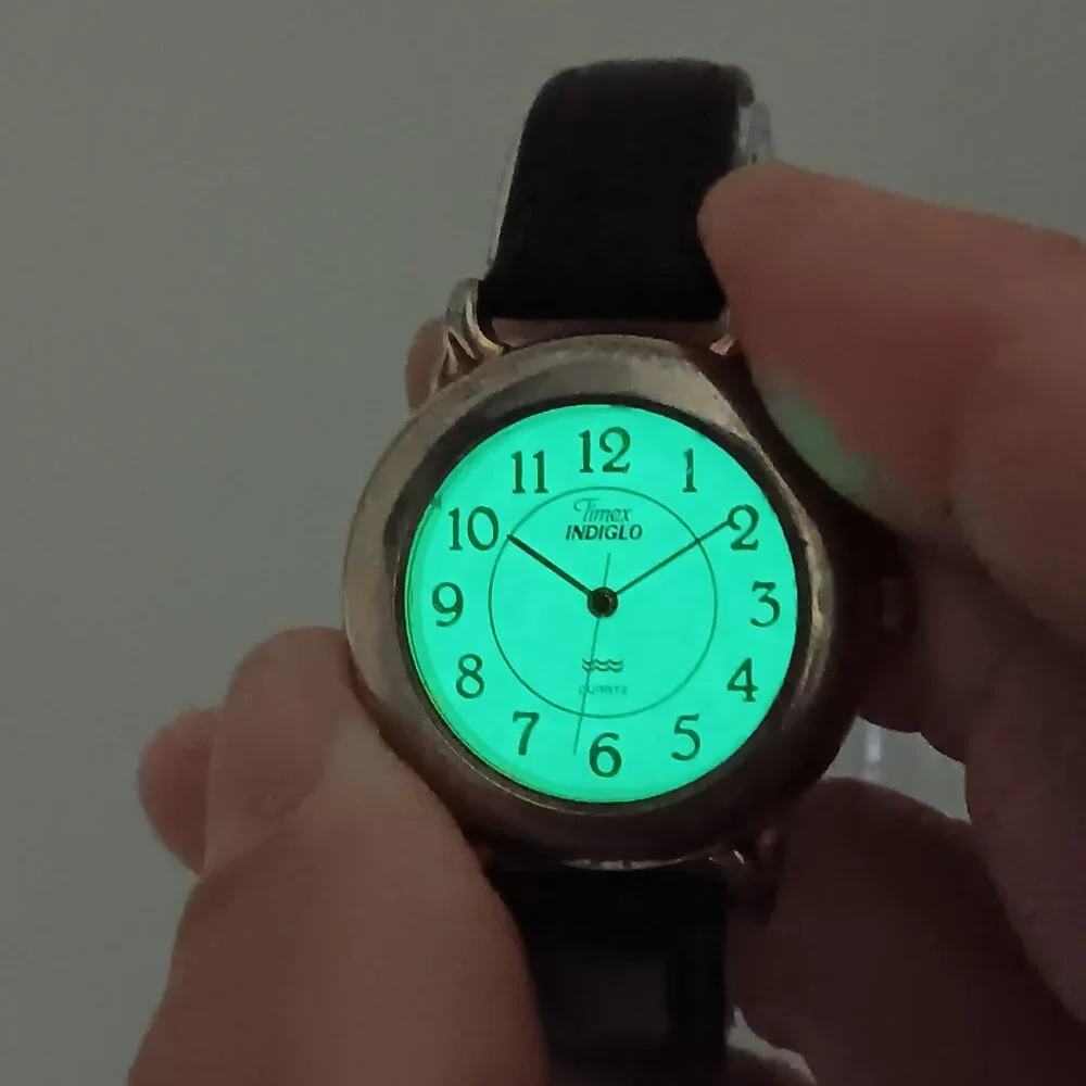 Timex B8 Women's 32mm Gold Tone Leather Band Indiglo Watch NEW BATTERY